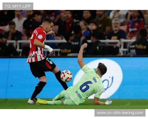 耐克CEO访问巴萨基地,关切加维康复状况考察拉玛西亚青训 耐克CEO访问巴萨基地,关切加维康复状况考察拉玛西亚青训